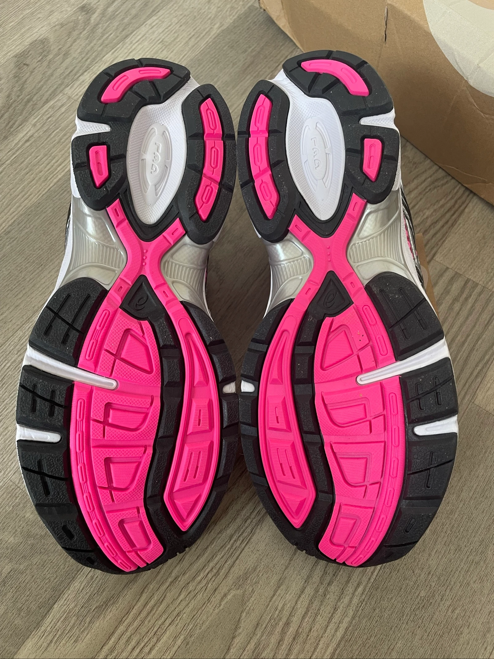 Lot On cloud and ASICS gel 1130 size 42 – photo 13